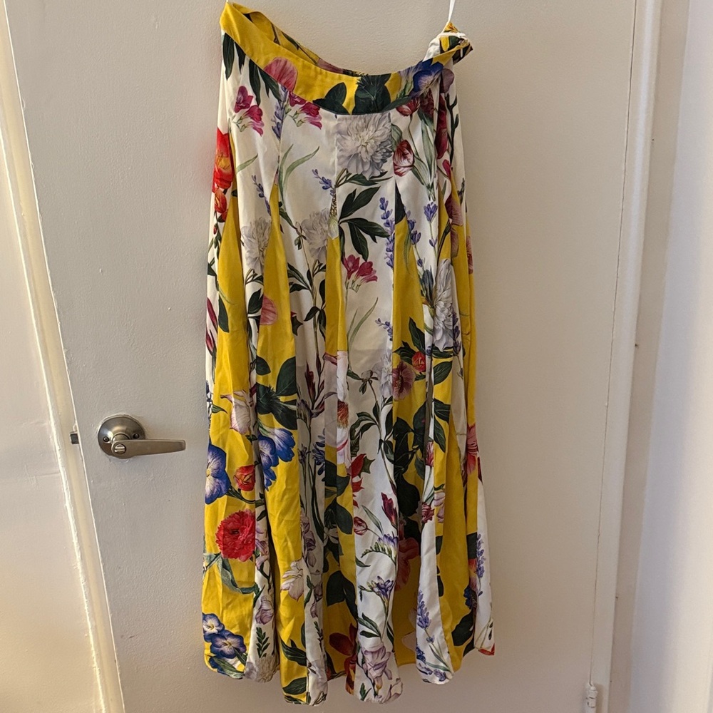 Rococo Sand Floral Yellow and White Skirt